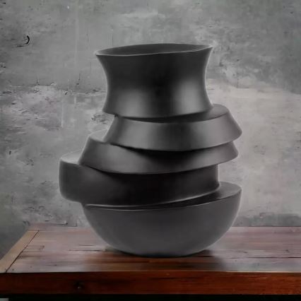 Vaza 38x33x36 cm derva/matinė juoda
