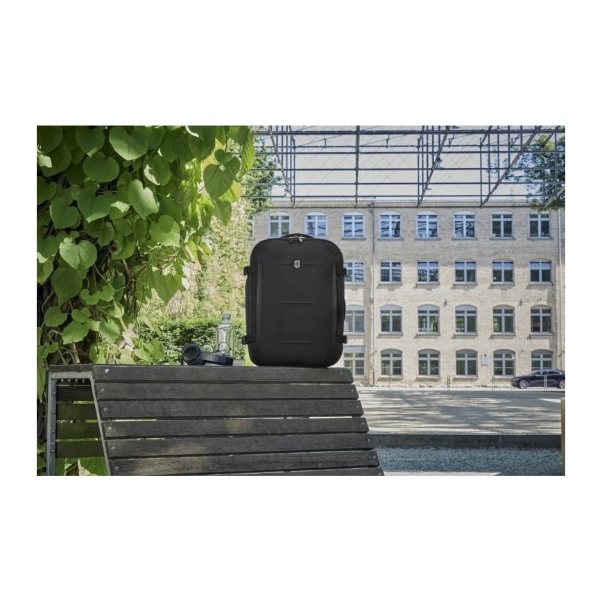 Victorinox - Išplečiama kuprinė Crosslight Boarding 37 l juoda