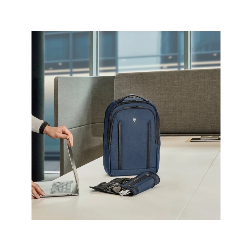 Victorinox - Nešiojamojo kompiuterio kuprinė 15" Altmont Professional Compact 16 l tamsiai mėlyna