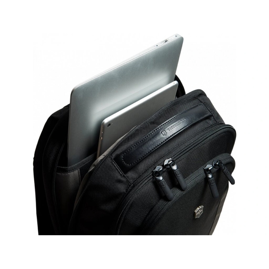 Victorinox - Nešiojamojo kompiuterio kuprinė 15" Compact 15 l juoda