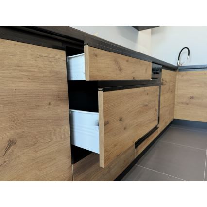 Virtuvės komplektas MARINA 240 cm ąžuolas Craft / blizgi juoda