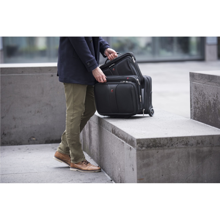 Wenger - Kelioninis lagaminas ant ratuku 25 l 17" + nešiojamojo kompiuterio krepšys 15,6" Patriot juoda