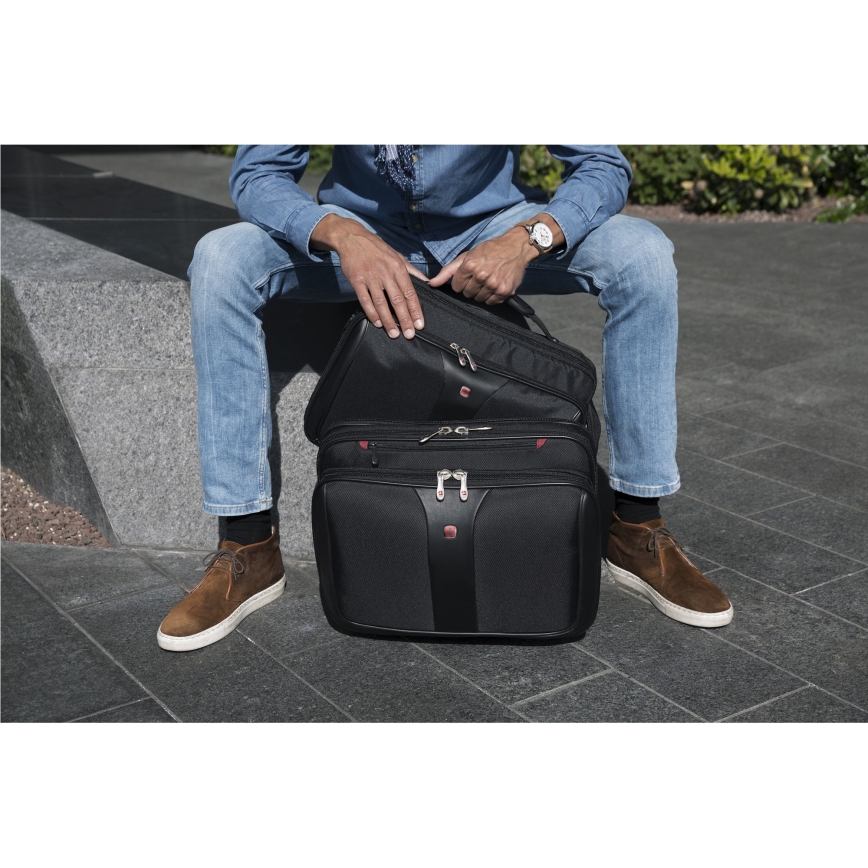 Wenger - Kelioninis lagaminas ant ratuku 25 l 17" + nešiojamojo kompiuterio krepšys 15,6" Patriot juoda