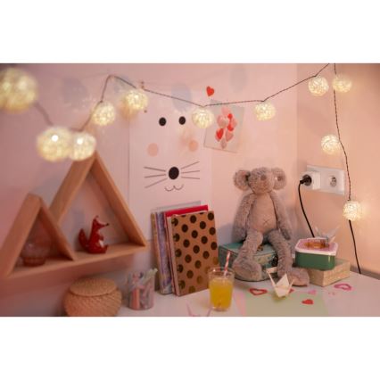 WiZ - Išmanus kištukas F 2300W + powermeter Wi-Fi SCHUKO