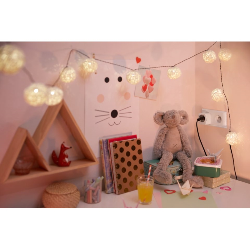 WiZ - Išmanus kištukas F 2300W + powermeter Wi-Fi SCHUKO